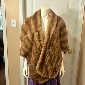 VINTAGE MINK FUR STOLE CAPE IN BROWN WITH POCKETS